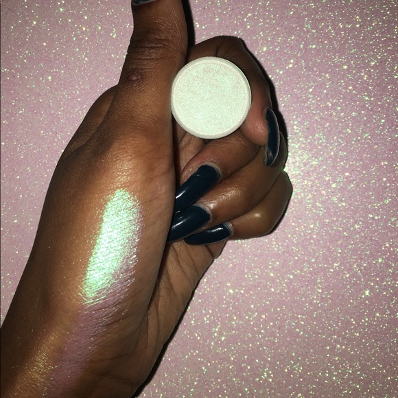 Eyeshadow bundle 🦄💕✨ - Picture 3 of 3